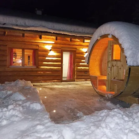 - - Lechtraum Chalet *
