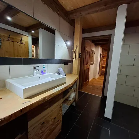 - - Lechtraum 샬레